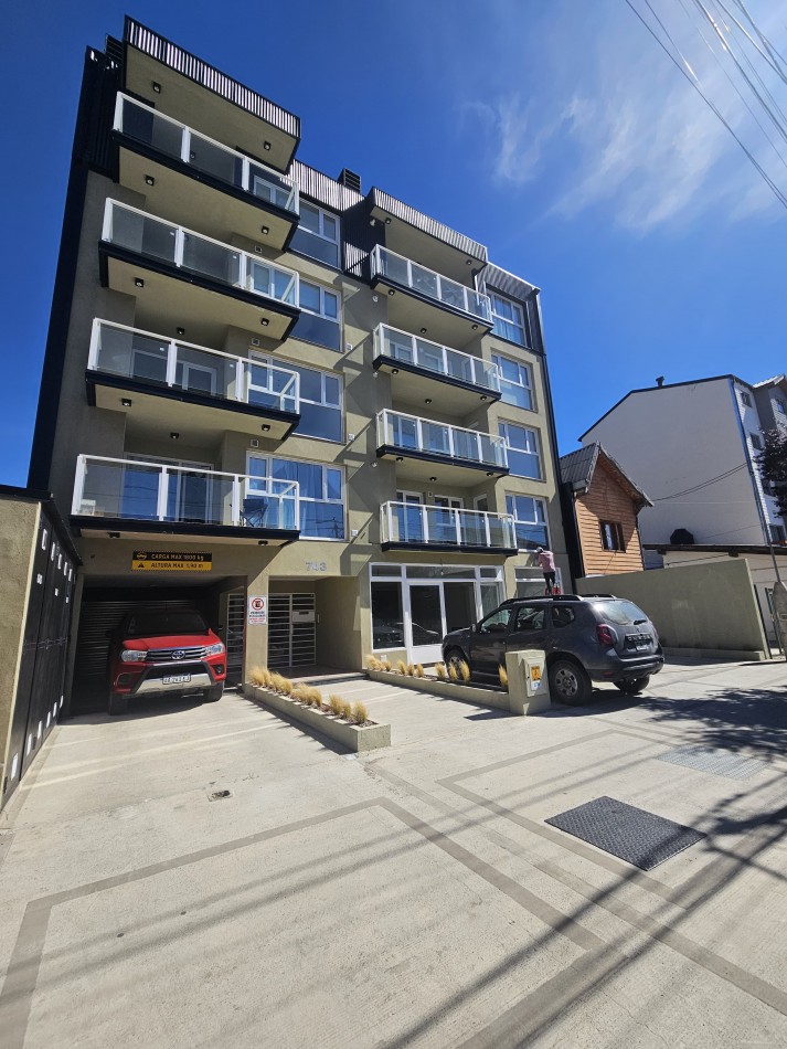 Execlente departamento 3 ambientes con balcon y parrilla a estrenar