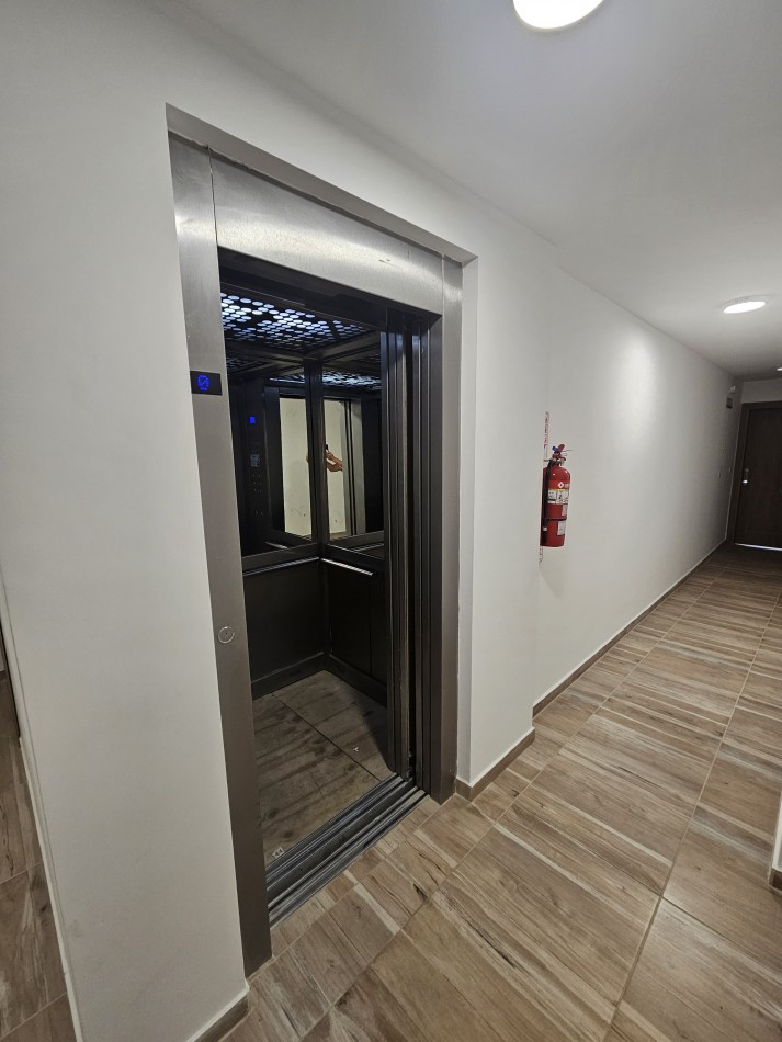 Execlente departamento 3 ambientes con balcon y parrilla a estrenar