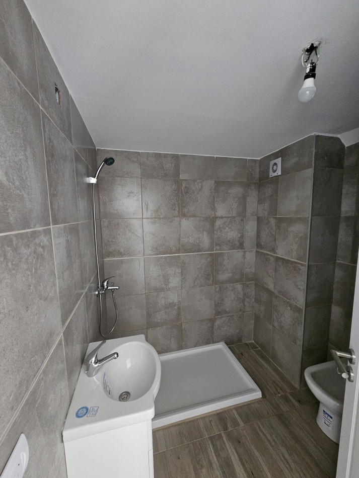 Execlente departamento 3 ambientes con balcon y parrilla a estrenar