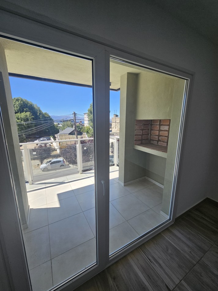 Execlente departamento 3 ambientes con balcon y parrilla a estrenar