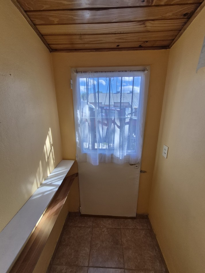 Casa en esquina con quincho/cochera en Barrio 400 Viviendas