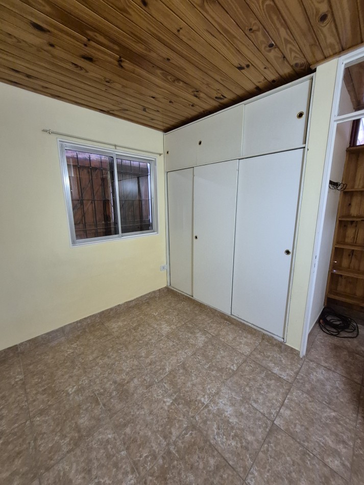Casa en esquina con quincho/cochera en Barrio 400 Viviendas