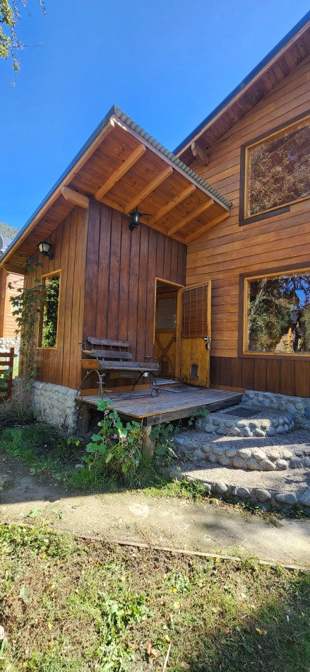 Complejo de cabañas con vivienda principal en Los Coihues - Oportunidad unica