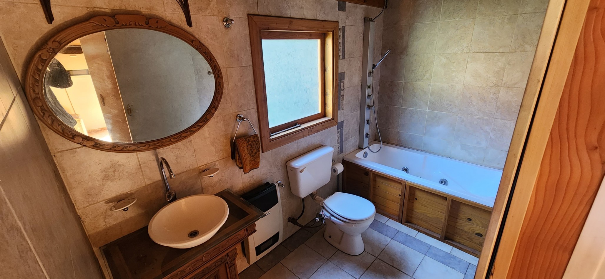 Complejo de cabañas con vivienda principal en Los Coihues - Oportunidad unica