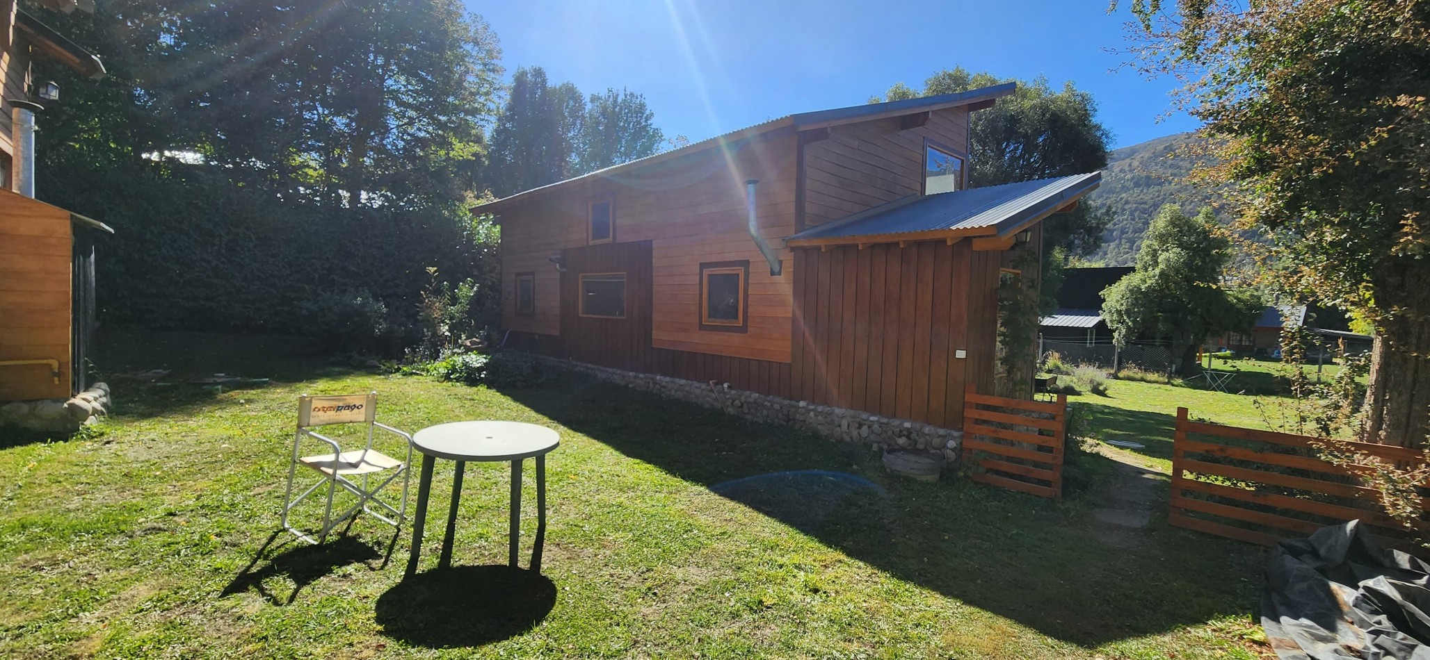 Complejo de cabañas con vivienda principal en Los Coihues - Oportunidad unica