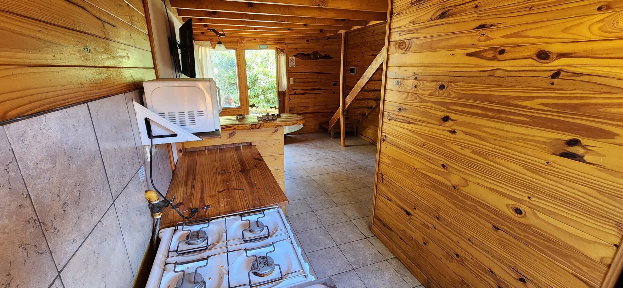 Complejo de cabañas con vivienda principal en Los Coihues - Oportunidad unica