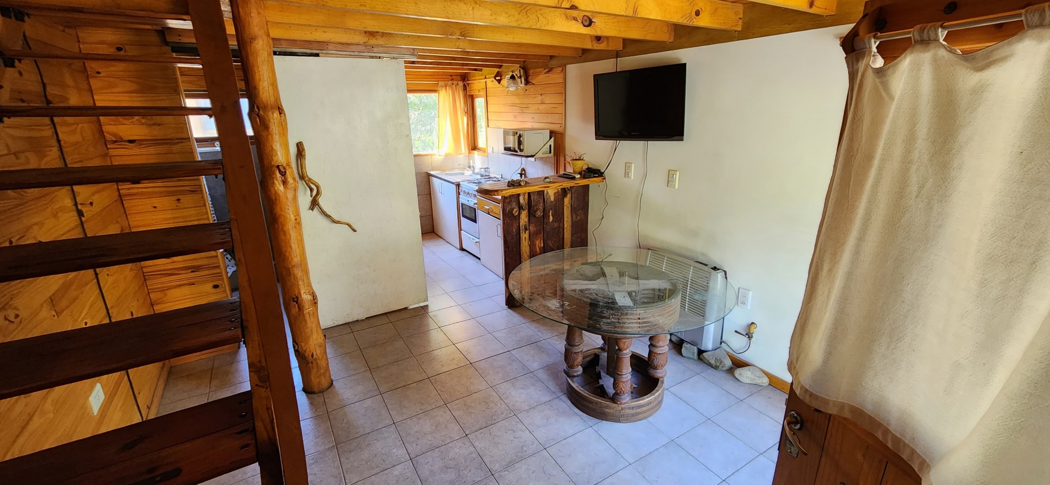 Complejo de cabañas con vivienda principal en Los Coihues - Oportunidad unica
