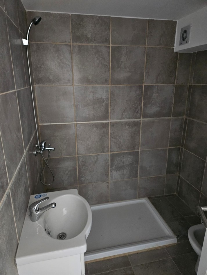 Departamento 3 ambientes de 75 m2 con balcon y parrilla