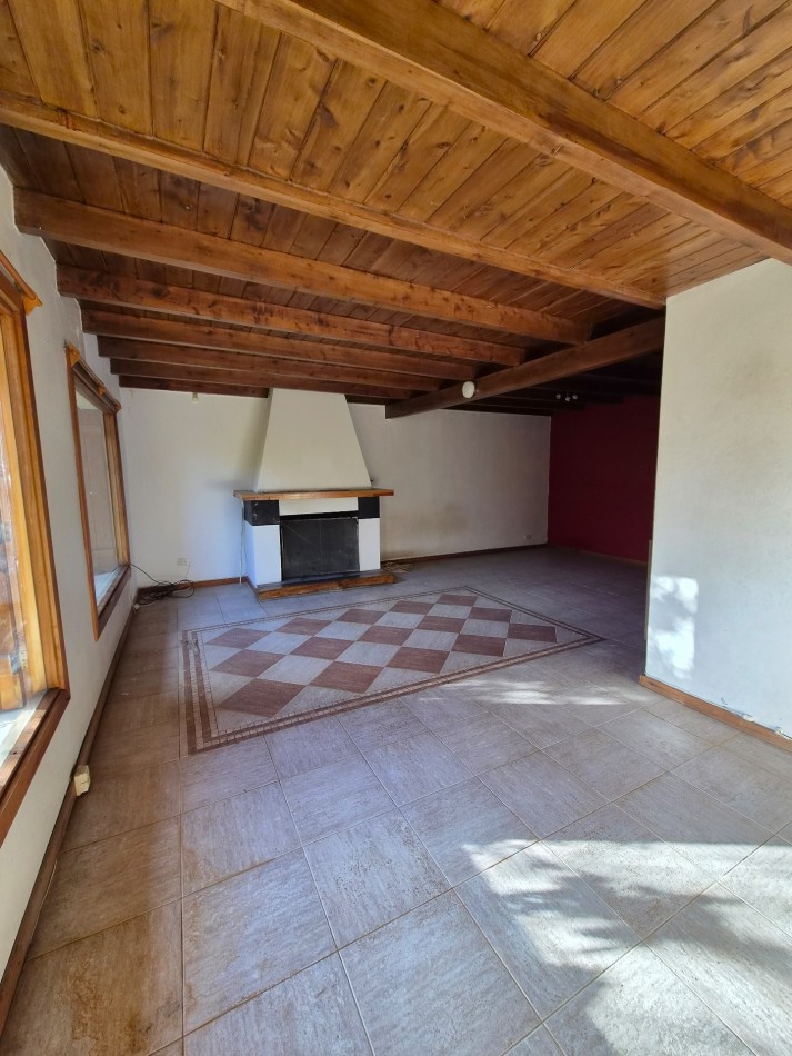 Casa de 142m2 a metros de Pioneros - Km 2,300 