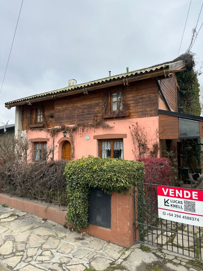 Casa en venta - Rolando 1559