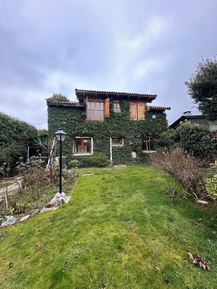Casa en venta - Rolando 1559