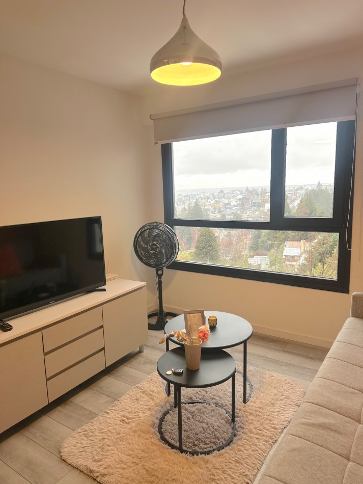 Departamento dos dormitorios con vista y cochera
