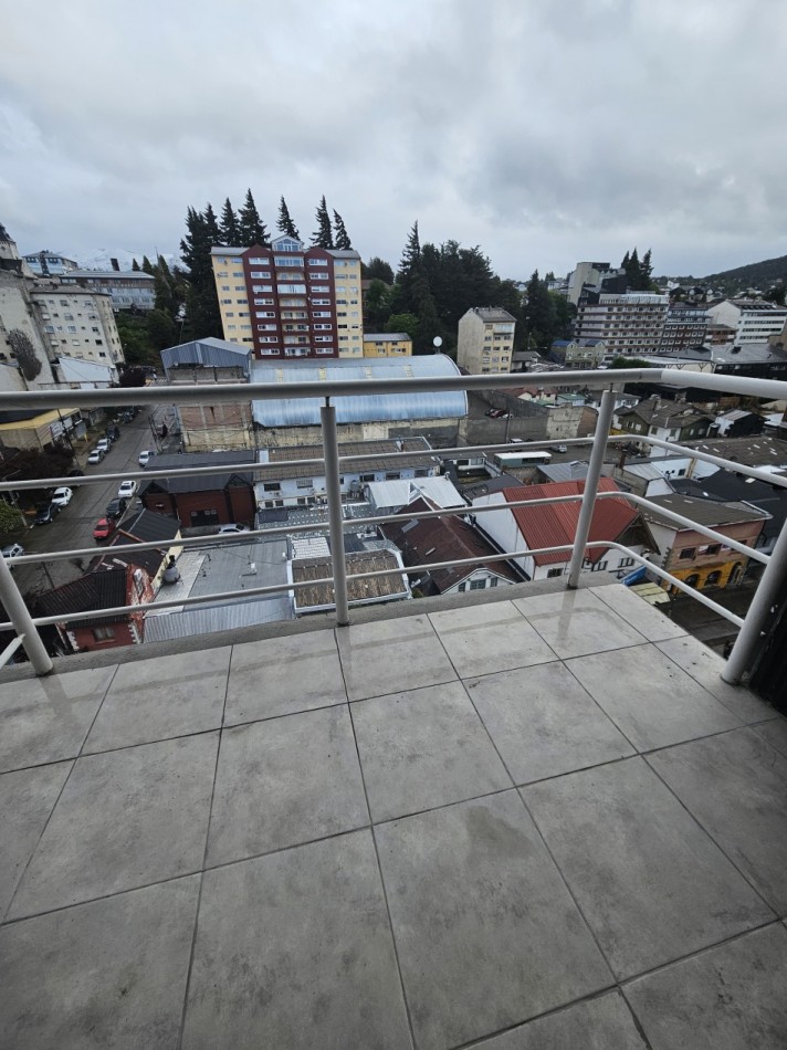 Departamento amoblado en venta, cochera cubierta incluida