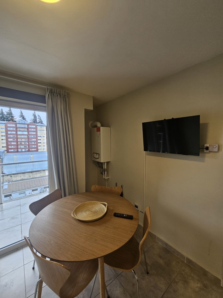 Departamento amoblado en venta, cochera cubierta incluida