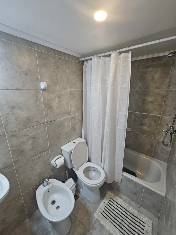 Departamento amoblado en venta, cochera cubierta incluida