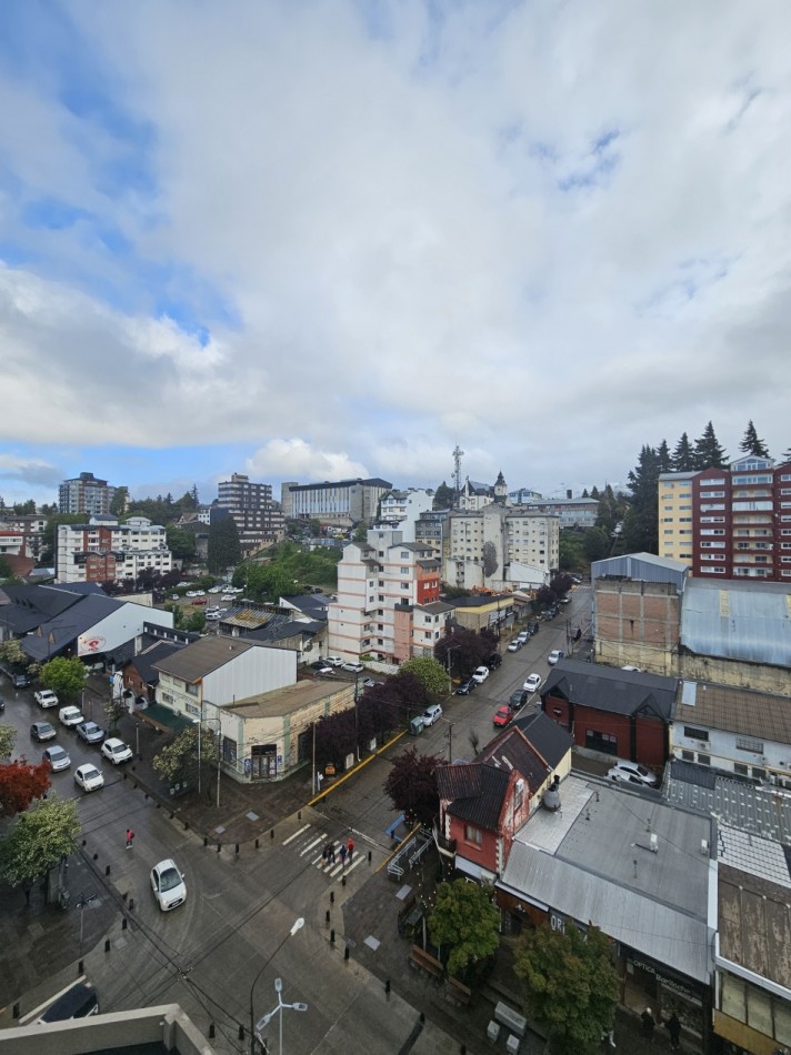 Departamento amoblado en venta, cochera cubierta incluida