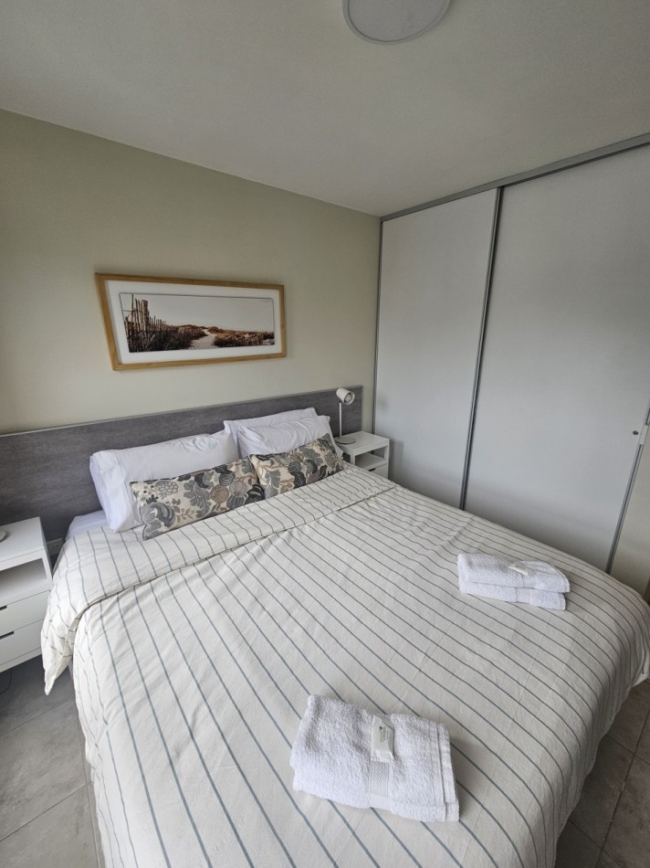 Departamento amoblado en venta, cochera cubierta incluida