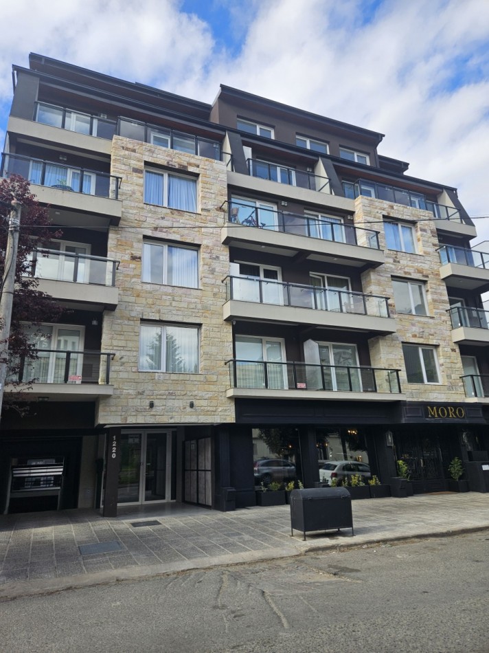Monoambiente 35m2 con Balcon - Vista al lago - 4 E - Torre Calle