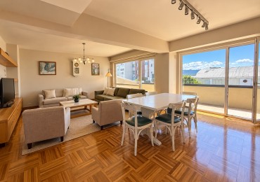 Piso de tres dormitorios con vista + cochera