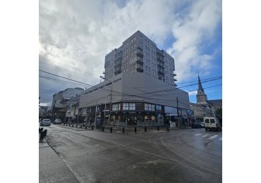 Departamento amoblado en venta, cochera cubierta incluida